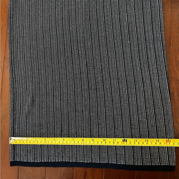 Banana Republic SWEATER PENCIL SKIRT Navy Stripes  Size Small - Picture 4 of 7